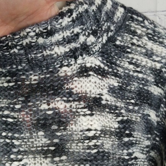 S.o. gray mockneck pullover long sleeve sweater. Size M - Picture 2 of 7